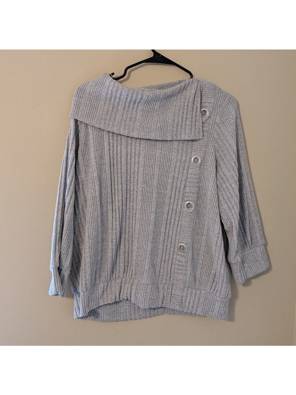 Adrienne Vittadini Light Gray Ribbed Knit Cowl Neck Sweater